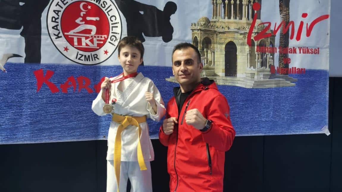 Öğrencimizden, 18 Mart Çanakkale Şehitleri Karate Müsabakalarında Büyük Başarı